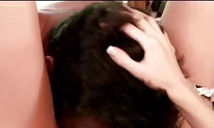गोरा होठों पर काले सेक्सी इंग्लिश पिक्चर दिखाइए आदमी सह देता है.