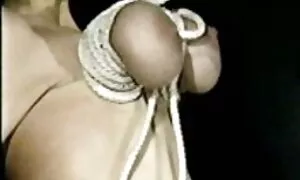 ऑपरेटर रेड इंडियन के साथ हिंदी मूवी पिक्चर सेक्सी छेड़खानी की ।