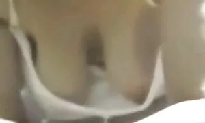 योनि सेक्सी पिक्चर वीडियो में दिखाएं उंगलियों।